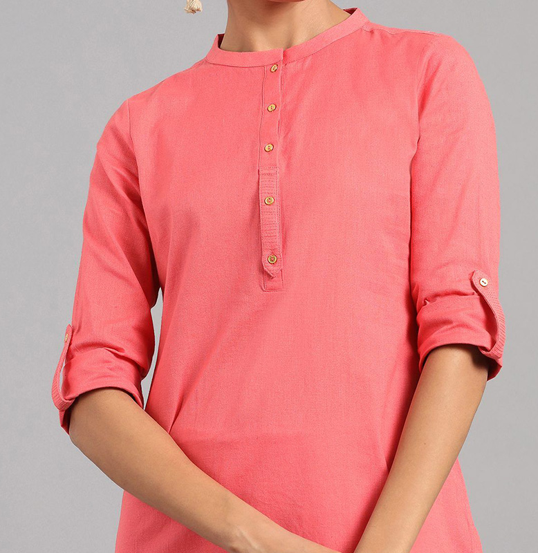 W Coral Mandarin Neck Solid Kurta